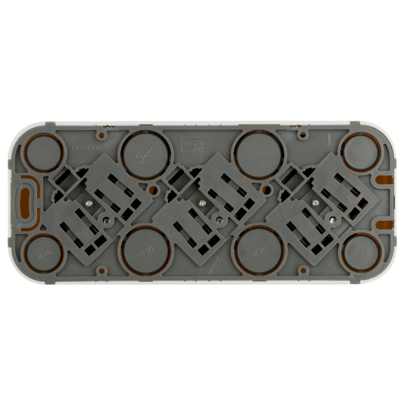 Розетка с предварительным подключением Legrand Quteo 782238 (белый)