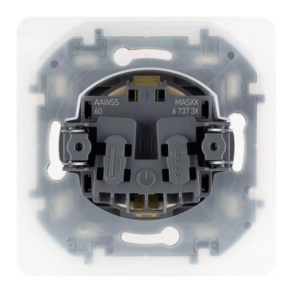 Розетка с крышкой и шторками 2P + E Legrand Inspiria (673741) слоновая кость