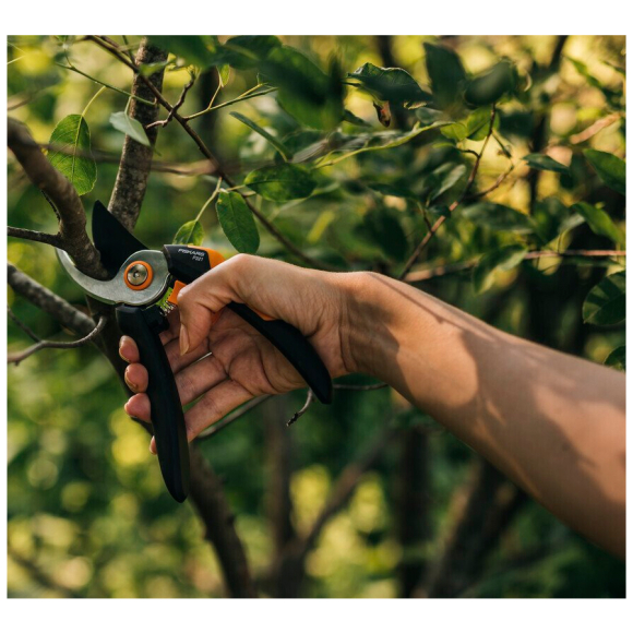 Секатор плоскостной Fiskars Solid P321 (1057162)